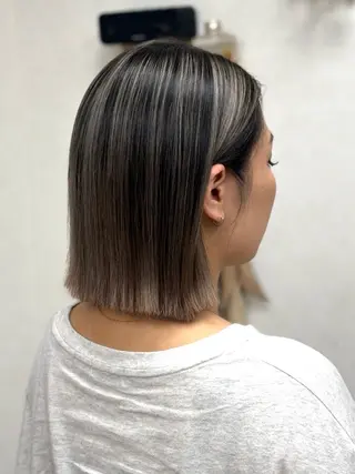 ミディアム Ring  by Moremuu所属・issy/ハイライト ハイトーン／レイヤーのヘアスタイル