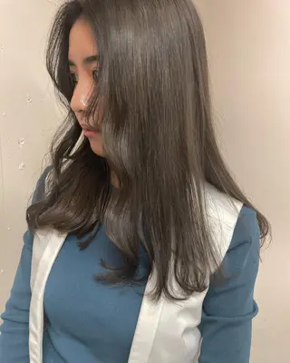 ロング レイヤーカット/ 透明感カラーmikuのヘアスタイル