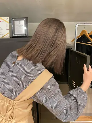 カラー アカリ /ショートカットのヘアスタイル