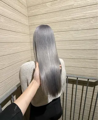 ロング カラー ハイトーン・ブリーチ ムラ修正　八須　錬のヘアスタイル