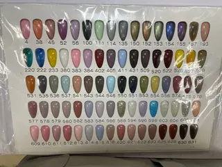 ネイル エーナイン 西友西町店所属・エーナイン イオン西町のネイルデザイン