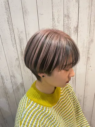 カラー ハイトーン✨酸性スト レート✨高田めぐみのヘアスタイル