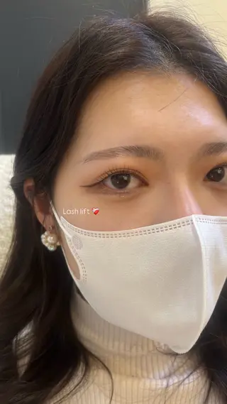 マツエク・マツパ THE CHIC所属・sigehiro ayumiの眉毛・アイブロウイメージ
