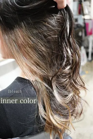 セミロング カラー ハイトーン/レイヤー /ケアブリーチ石川治のヘアスタイル