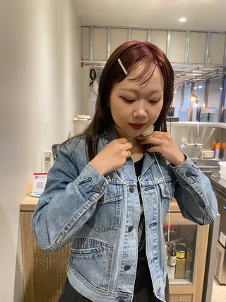 ロング カラー 室谷 侑奈のヘアスタイル