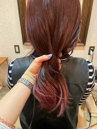 カラー 藤井 美歩/赤髪のヘアスタイル
