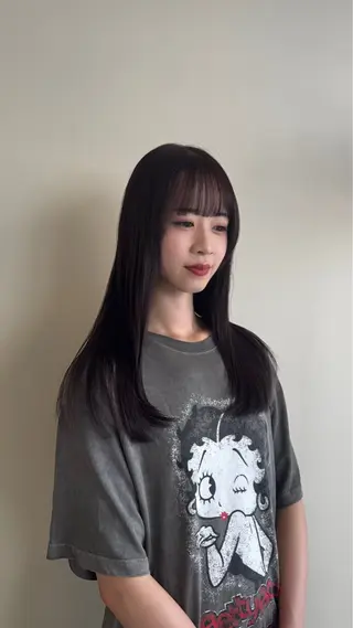 カラー ピエドプール NINAのヘアスタイル