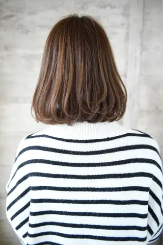 ミディアム KAMIGAMI所属・KAMIGAMI SAKAEのヘアスタイル