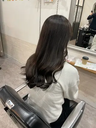 ロング カラー 堀川 希歩のヘアスタイル