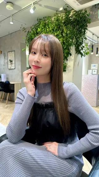 ロング カラー SALOWIN原宿iori所属・🩷🤍 NAMI🤍🩷のヘアスタイル
