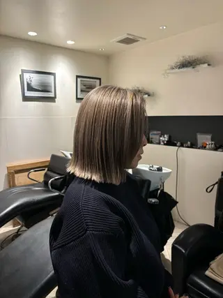 ショート Lisa🪄似合わせ ／デザインカラーのヘアスタイル