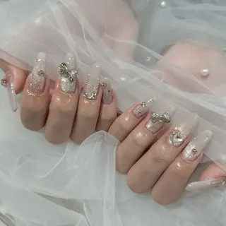 ネイル LAVISH nanamiのネイルデザイン