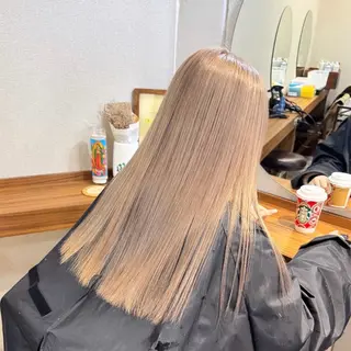ロング カラー ヘアアレンジ 山口 摩七斗のヘアスタイル