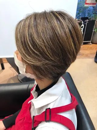 ショート カラー 細沼 葵のヘアスタイル