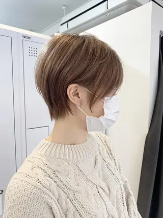 ショート レイヤー×縮毛矯正 深見 拓のヘアスタイル