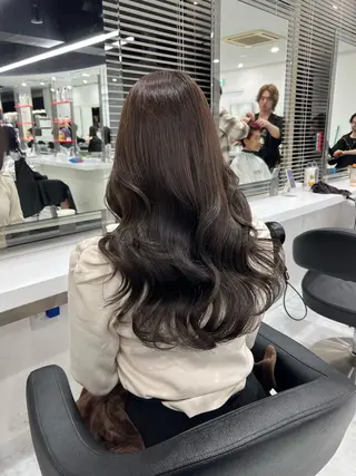 ロング カラー オリーブカラー🫒 レイヤーカット✂︎のヘアスタイル
