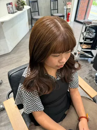 ミディアム カラー 上田 紗也のヘアスタイル
