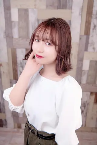 カラー Aile所属・酸性ストレート／カラ ー/山下高明のヘアスタイル