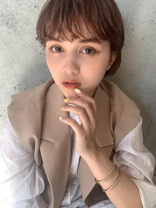 ショート カラー ヘアアレンジ サナ🌱 切りっぱなしボブのヘアスタイル