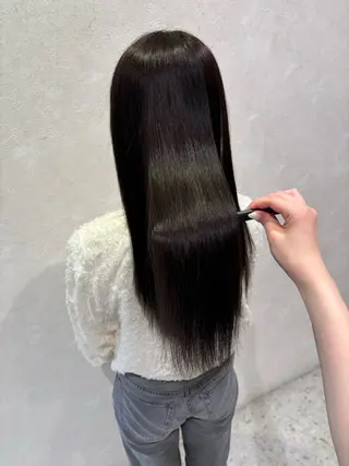 ロング カラー 山田 梨央のヘアスタイル