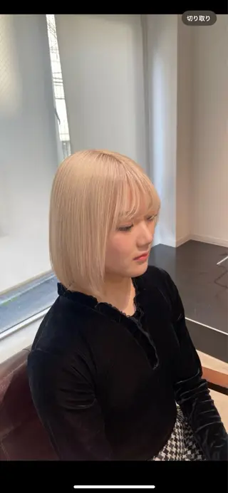 ショート カラー youres hair 新宿3丁目店所属・艶髪/ハイトーン /髪質改善/柴田のヘアスタイル
