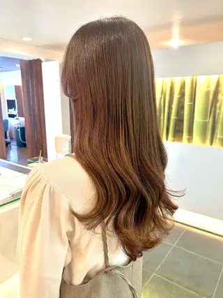 ロング カラー チーフデザイナー 若林 麻衣のヘアスタイル