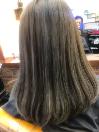 セミロング カラー 桧山 真のヘアスタイル