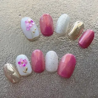 ネイル ラヴィアン ローズのネイルデザイン