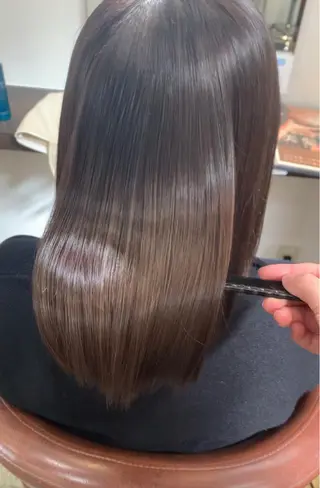 ロング ケアリスト 秋元のヘアスタイル