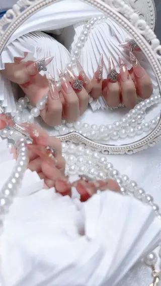 ネイル Yudia🦋 azuのネイルデザイン