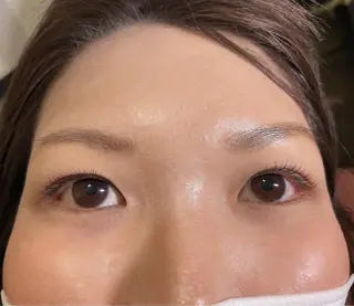 マツエク・マツパ cure所属・井上 真里奈のヘアスタイル