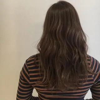 ロング カラー 宮内 真乃のヘアスタイル