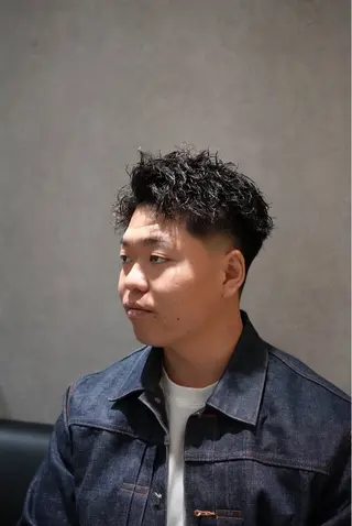 パーマ メンズ Men’s salon ANSWER所属・SHIZUKU 大阪短髪フェードのヘアスタイル