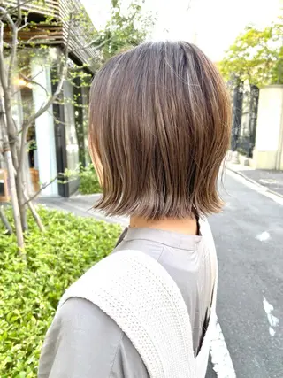 ミディアム カラー mee.urawa所属・似合わせショート×透 明感/やじまたかしのヘアスタイル