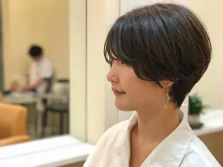 ショート Lond enikaのヘアスタイル