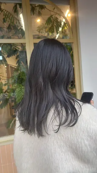 ミディアム カラー くりあき むつみのヘアスタイル
