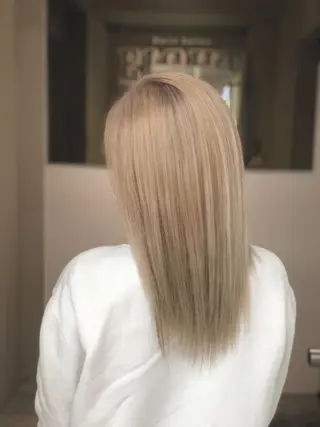 ミディアム EIGHT 船橋のヘアスタイル