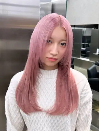 ロング ハイトーン/ 縮毛矯正のヘアスタイル