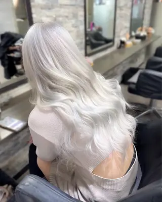 ロング カラー ハイトーンエクステ 🎩カズキ🎩のヘアスタイル