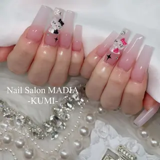 ネイル MADIA川崎所属・KUMI💛 MADIAのネイルデザイン