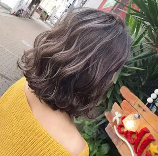 ミディアム カラー 玉木 育実のヘアスタイル