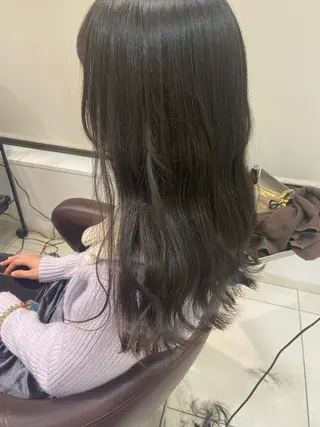 ロング なつな/ 透明感カラーのヘアスタイル