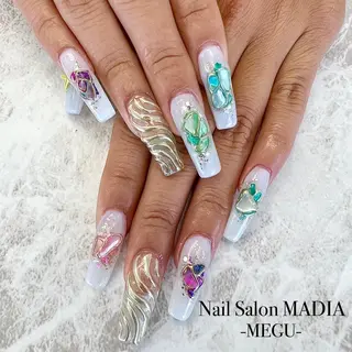 ネイル MADIA藤沢所属・MADIA MEGUのネイルデザイン