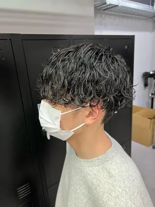 パーマ メンズ 金子勇希🔥パーマ 比率90%以上🔥のヘアスタイル