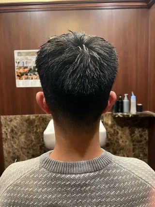 ショート ヒロ銀座バーバーショップ丸の内所属・秋山 琳太のヘアスタイル