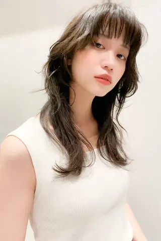 ロング フクゾエ ユカリのヘアスタイル