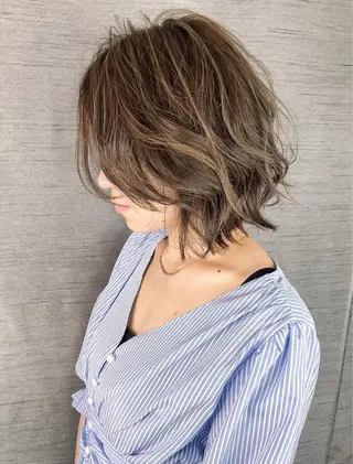 カラー 愛子 /ハイトーンのヘアスタイル