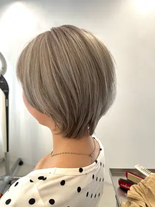 ショート カラー 柴田泰秀sotti. 髪質改善/ブリーチのヘアスタイル