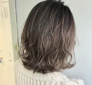 ミディアム 小林 愛花のヘアスタイル