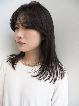 ミディアム 流音 【直前割あり】のヘアスタイル